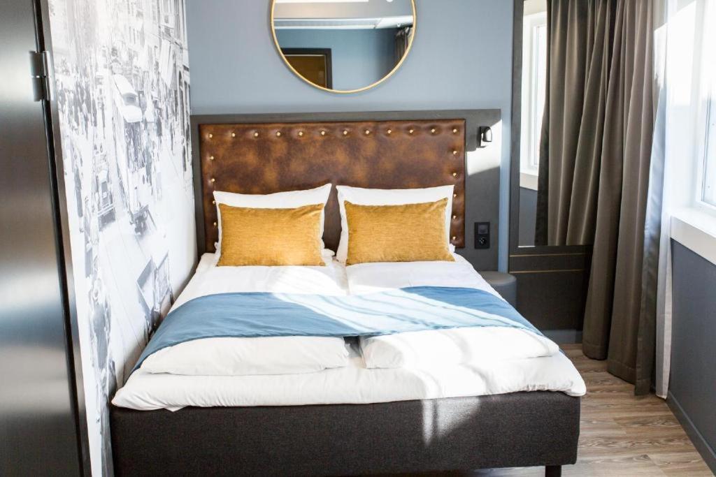 Family Room,1217010085:JPEG